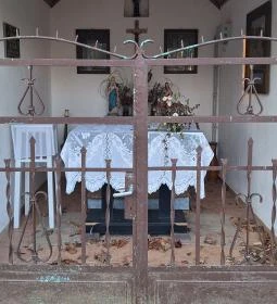 Háromszenteki kápolna