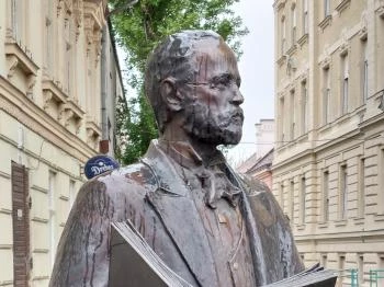 Harrer Pál szobra Budapest