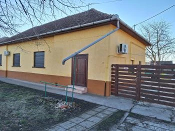 Hársfák Apartman Mezőkovácsháza