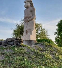 A hatházi kun kőasszony