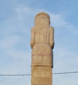 A hatházi kun kőasszony