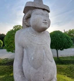 A hatházi kun kőasszony