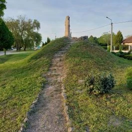 A hatházi kun kőasszony Kiskunlacháza - Külső kép