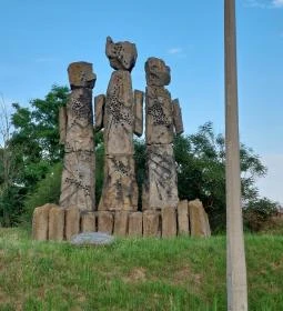 Hatvani vérengzés emlékműve