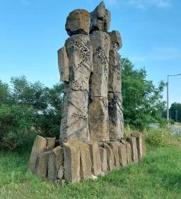 Hatvani vérengzés emlékműve