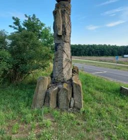 Hatvani vérengzés emlékműve