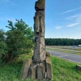 Hatvani vérengzés emlékműve Hatvan - Külső kép