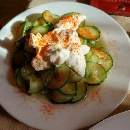 Hegyalja Vendéglő Pázmánd - Étel/ital