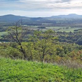 Hegyestű Geológiai Bemutatóhely, Monoszló - Külső kép