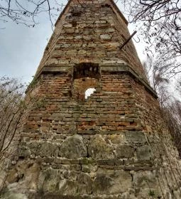 Hegyi kastély & csillagvizsgáló romjai