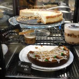 HellóAnyu!, Budapest - Étel/ital