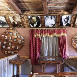 Henryx Western City Császár - Egyéb