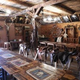 Henryx Western City Császár - Belső