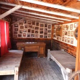 Henryx Western City Császár - Belső