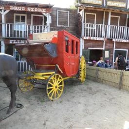 Henryx Western City Császár - Egyéb