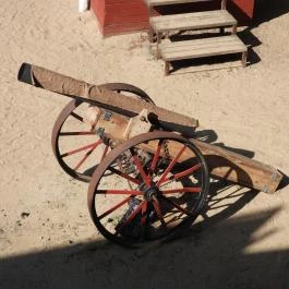 Henryx Western City Császár - Egyéb