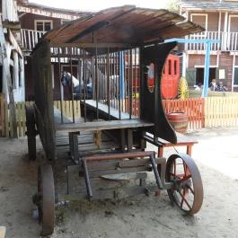 Henryx Western City Császár - Egyéb