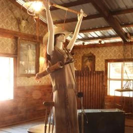 Henryx Western City Császár - Egyéb