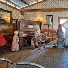 Henryx Western City Császár - Belső