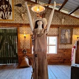 Henryx Western City Császár - Egyéb