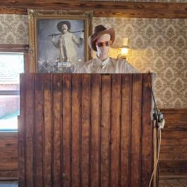 Henryx Western City Császár - Egyéb