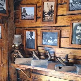 Henryx Western City Császár - Egyéb