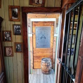 Henryx Western City Császár - Egyéb