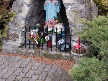 Herceghalmi Lourdes-i barlang Herceghalom