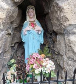 Herceghalmi Lourdes-i barlang