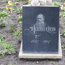 Herman Ottó emlékmű Kiskunfélegyháza - Egyéb
