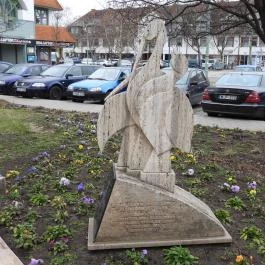 Herman Ottó emlékmű Kiskunfélegyháza - Külső kép