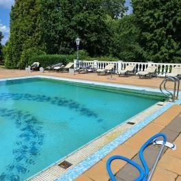 Hertelendy Kastély, Kutas - Medence/kert