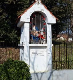 Hétfájdalmú Szűzanya-szobor