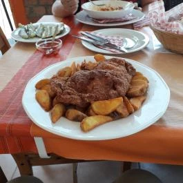 Hídfő Faloda, Tahitótfalu - Étel/ital