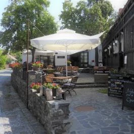 Hollóköves Kávézó & Bisztró, Hollókő - Külső kép