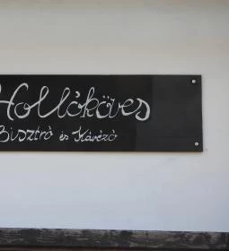 Hollóköves Kávézó & Bisztró