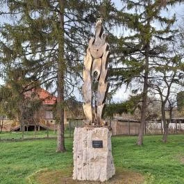 Holocaust emlékmű Pincehely - Külső kép