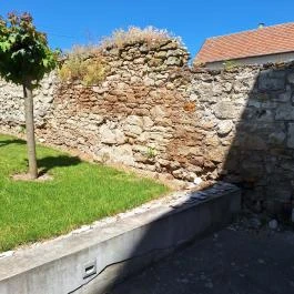 Holokauszt-emlékhely, Olaszliszka - Külső kép