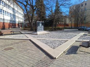 Holokauszt-emlékmű Makó