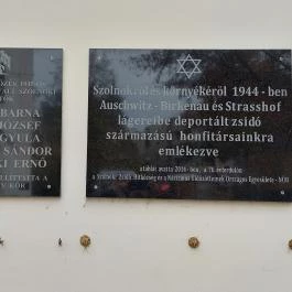 A holokauszt mártírjainak emlékköve Szolnok - Egyéb