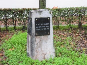 A holokauszt mártírjainak emlékköve Szolnok