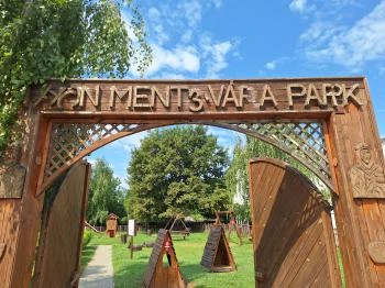 A hon mentsvára Játszótér Segesd