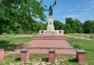 Honvéd emlékmű Tápióbicske