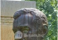 Horn Gyula szobra Budapest