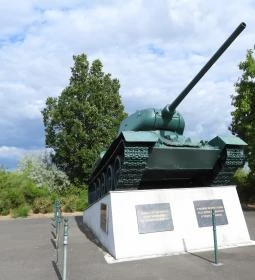 Hortobágyi tankcsata emlékmű