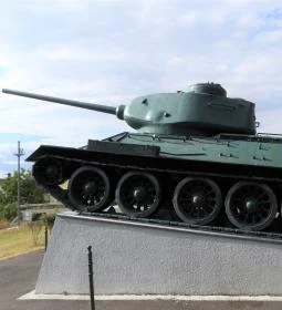 Hortobágyi tankcsata emlékmű