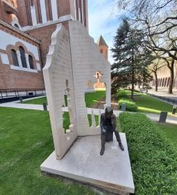 42. legjobb látnivaló: Hortobágyra deportált családok emlékműve