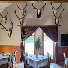 Hórvölgyi Remete Étterem, Cserépfalu - Belső