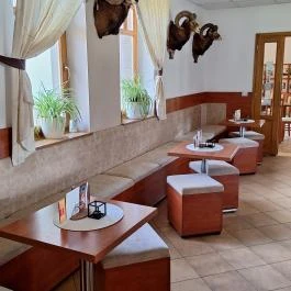 Hórvölgyi Remete Étterem, Cserépfalu - Belső