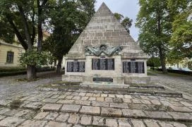 Hősi emlékmű Bicske